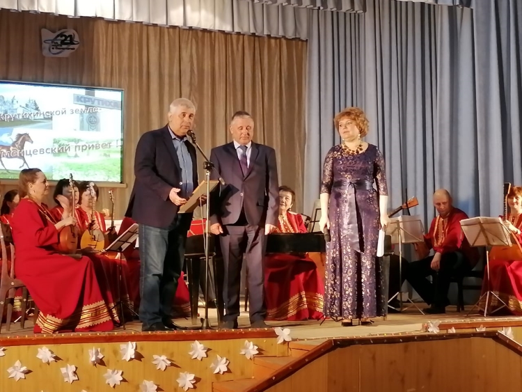 Крутихинский район 18 апреля принял творческую делегацию из Тюменцевского района   с концертной программой «Тюменцевские россыпи  талантов!»
