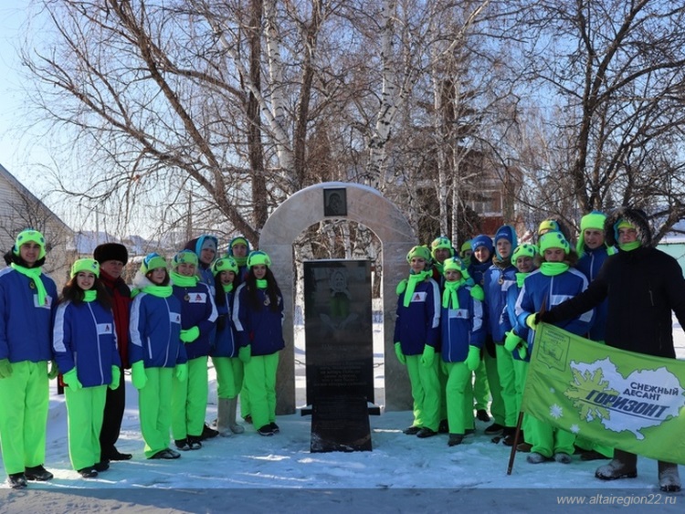 "Снежный десант" в Крутихинском районе